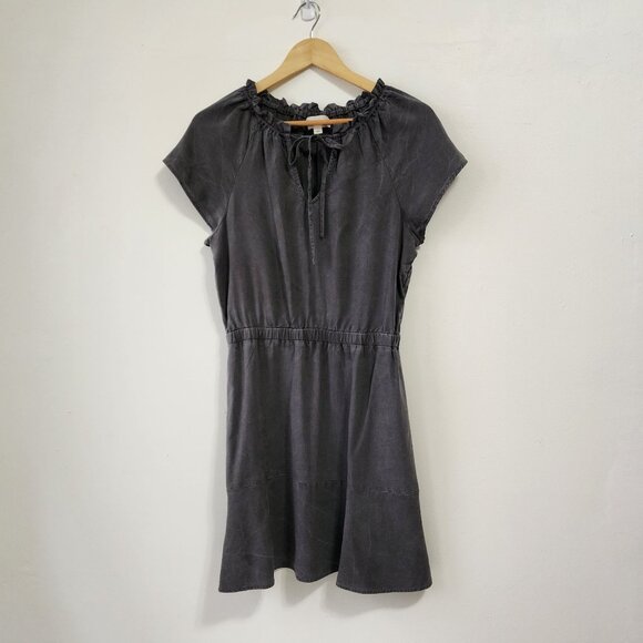 Anthropologie Cloth & Stone Gray Ruffled Neck Short Sleeve Dress Whimsigoth Boho - Picture 1 of 10